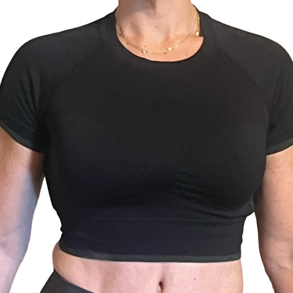 Abercrombie & Fitch Tops - Abercrombie & Fitch Black Short Sleeve Athletic Crop Top